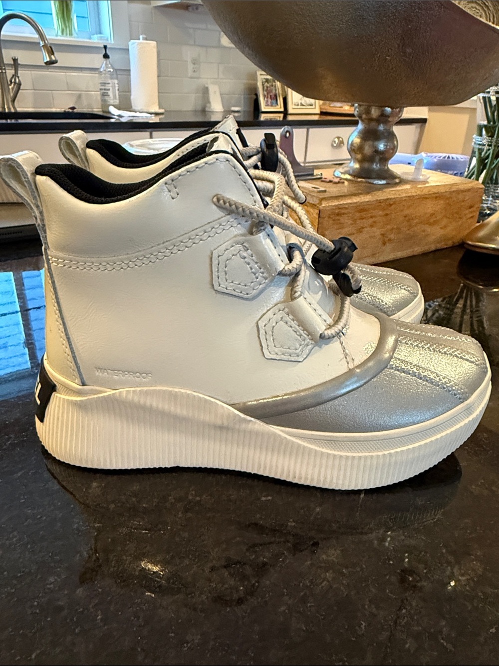 Little girls, size 2, brand new Sorel winter boots, never worn, white with black